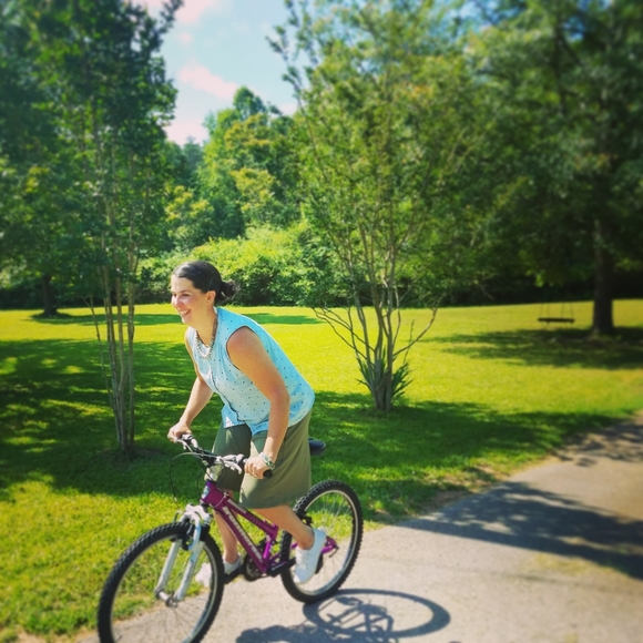 Meet your Posher, Carrie - Picture 2 of 3